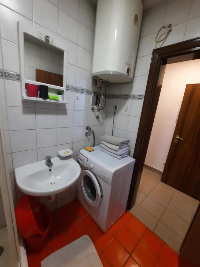 Apartamento Studio In The Centre Of Novi Sad Exterior foto