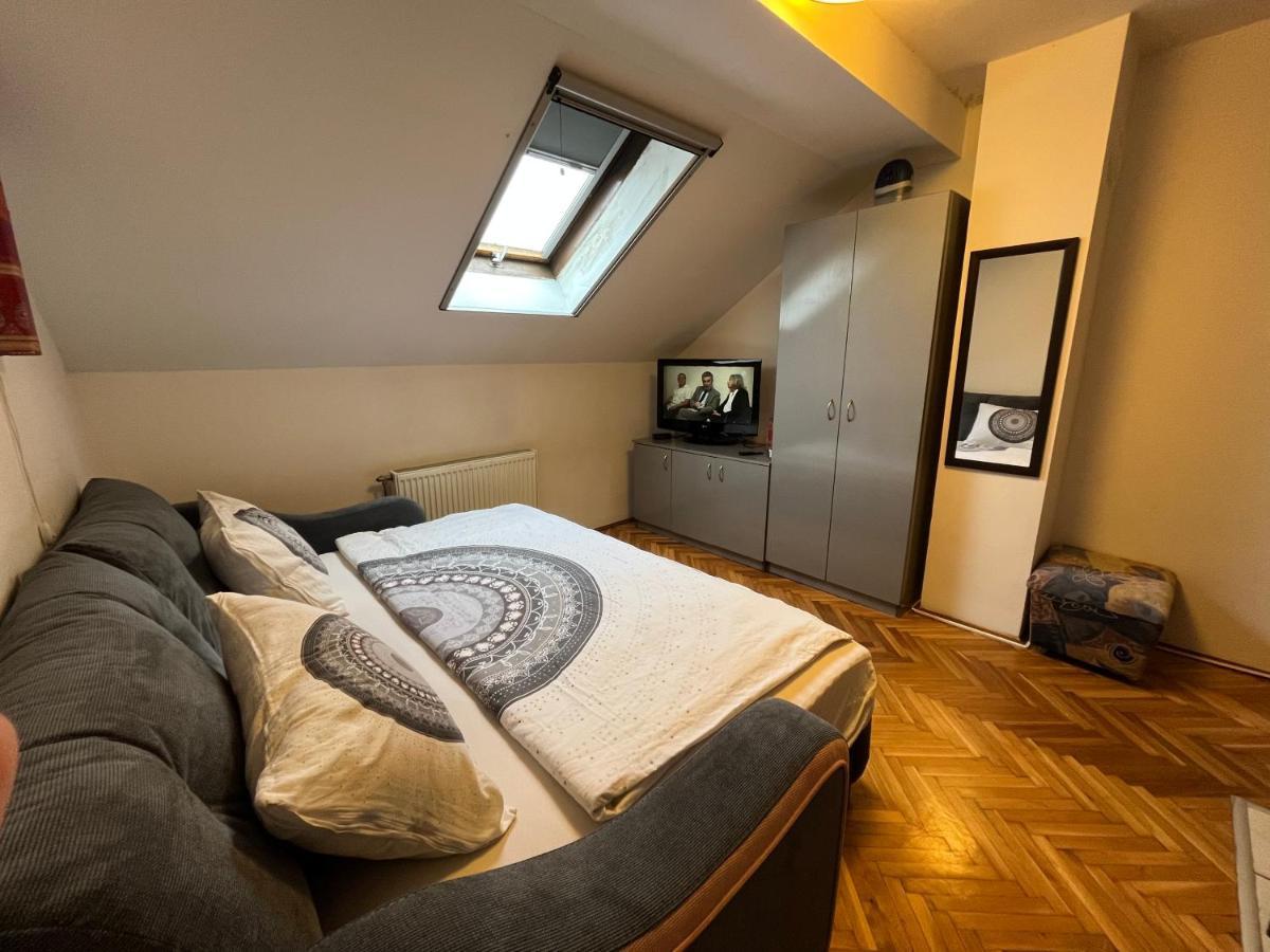 Apartamento Studio In The Centre Of Novi Sad Exterior foto